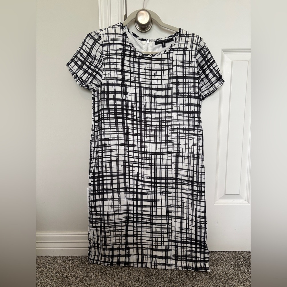 Stylish Black and White Patterned Dress